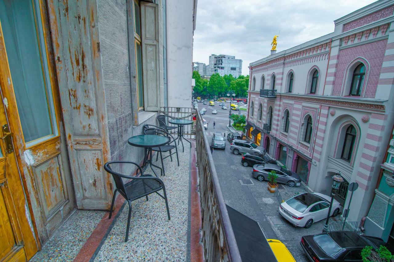 Solo Apartment In City Center Tbilisi Luaran gambar
