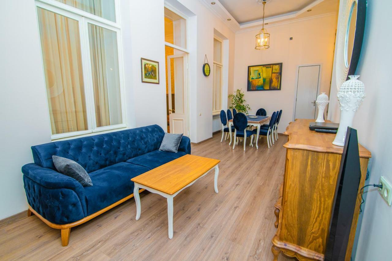 Solo Apartment In City Center Tbilisi Luaran gambar