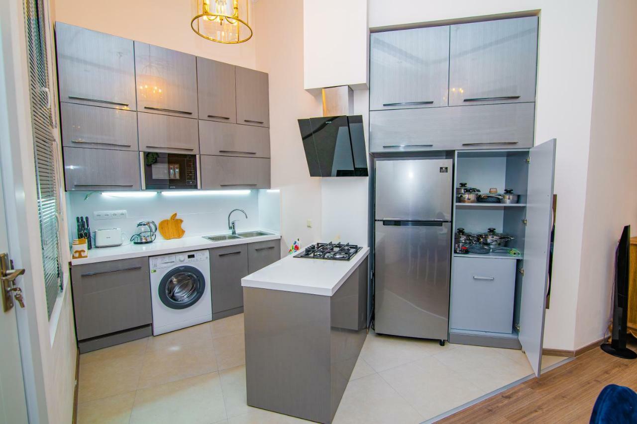 Solo Apartment In City Center Tbilisi Luaran gambar