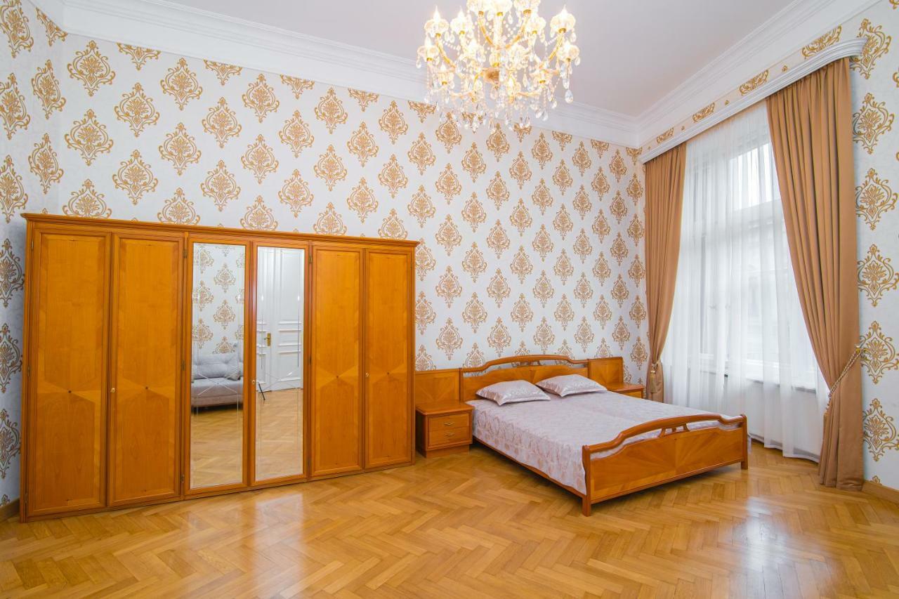 Solo Apartment In City Center Tbilisi Luaran gambar
