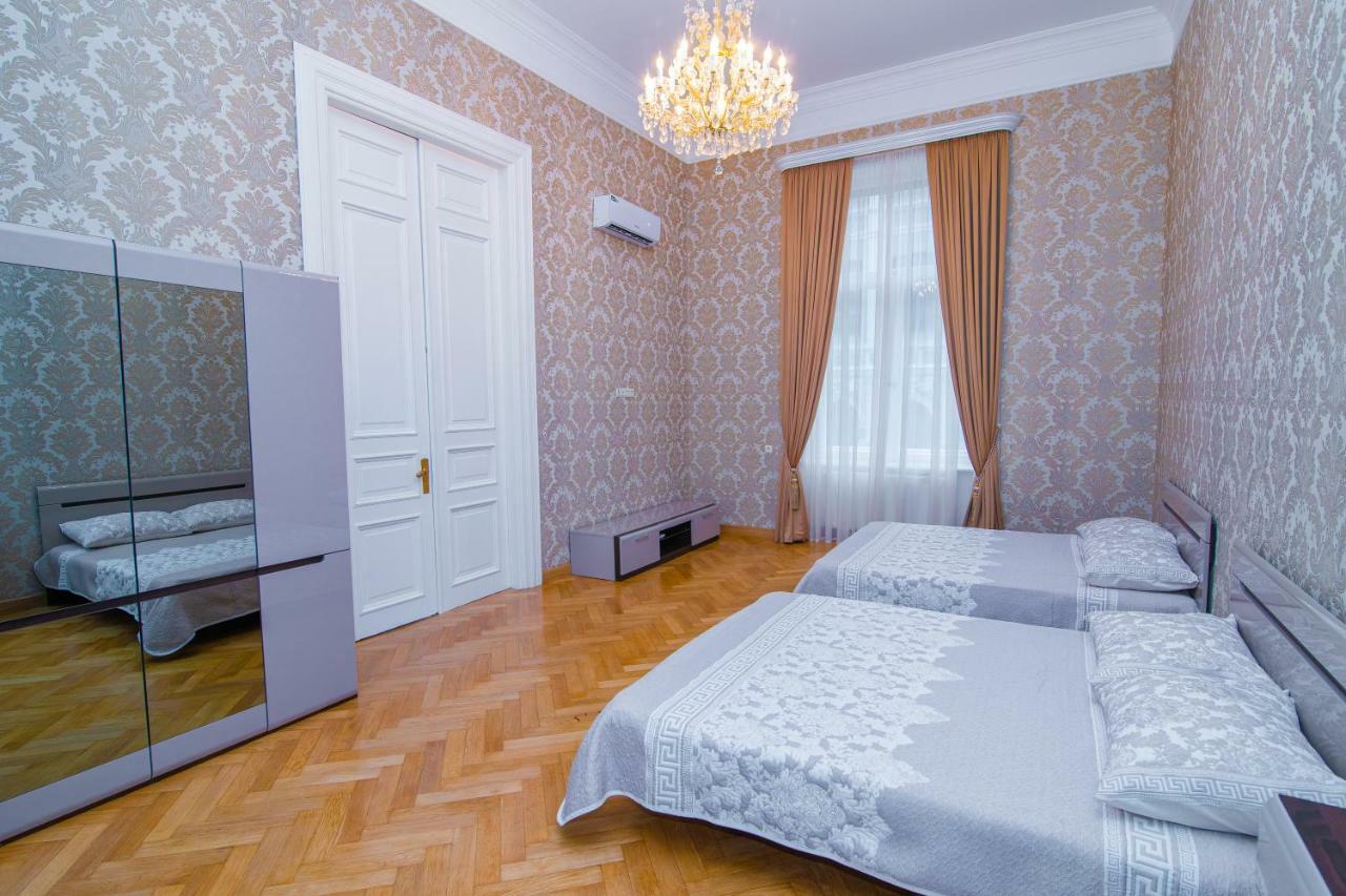 Solo Apartment In City Center Tbilisi Luaran gambar