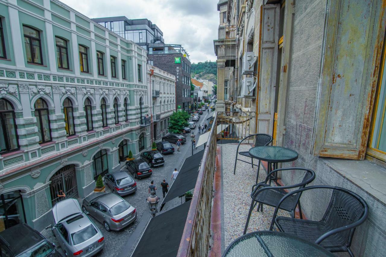 Solo Apartment In City Center Tbilisi Luaran gambar