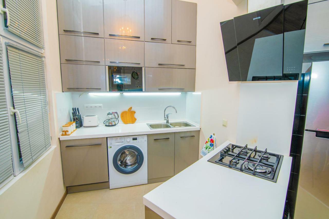 Solo Apartment In City Center Tbilisi Luaran gambar